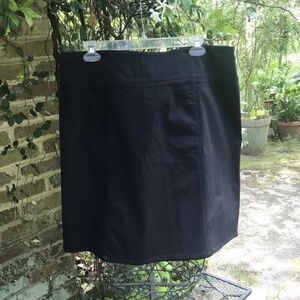 Chaus- BLACK COTTON SKIRT- Size 16- NWOT